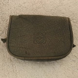 ロエベ(LOEWE)のロエベ　小物ポーチ　オリーブグリーン(ポーチ)