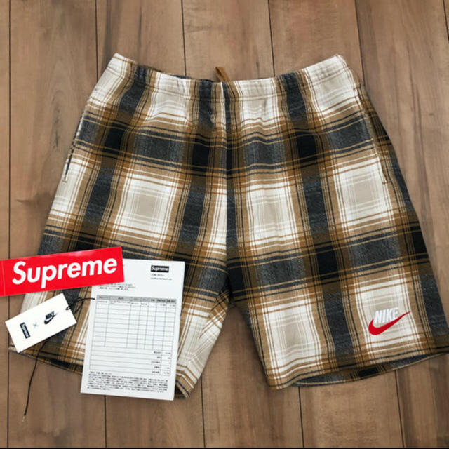 Supreme Nike Plaid Sweatshort