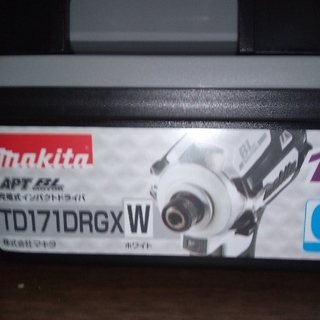 マキタ(Makita)のMakita マキタ TD171DRGXWインパクトドライバー18v 新品未使用(工具)