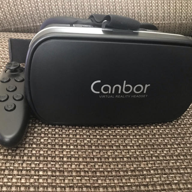 Canbor VRゴーグル Bluetoothコントローラ付属 スマホ/家電/カメラのテレビ/映像機器(プロジェクター)の商品写真