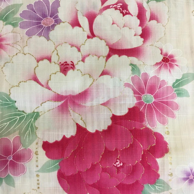 浴衣 白地 ピンク ラメ 花柄 レディースの水着/浴衣(浴衣)の商品写真