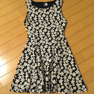 エイチアンドエム(H&M)のH&M  小花柄ワンピース(ミニワンピース)