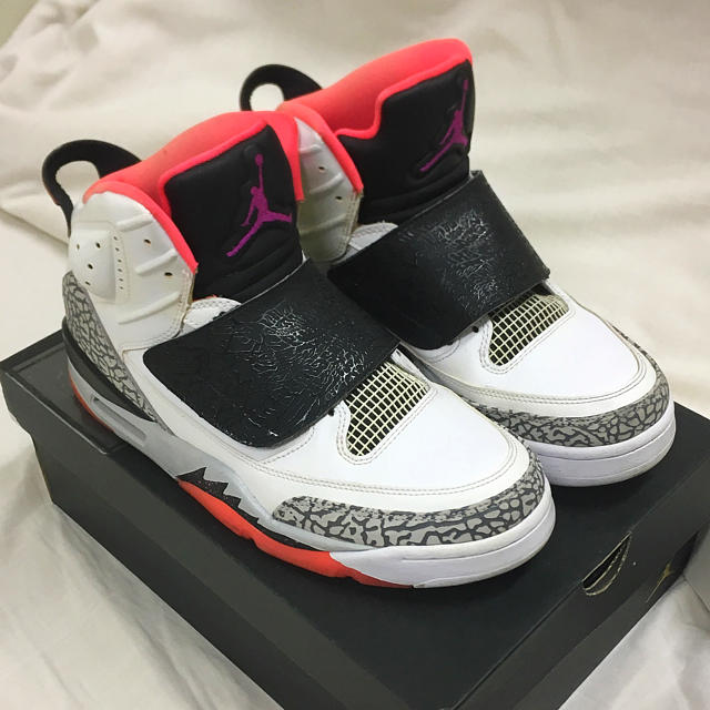 Air JORDAN 今期流行りのオレンジミックス 1