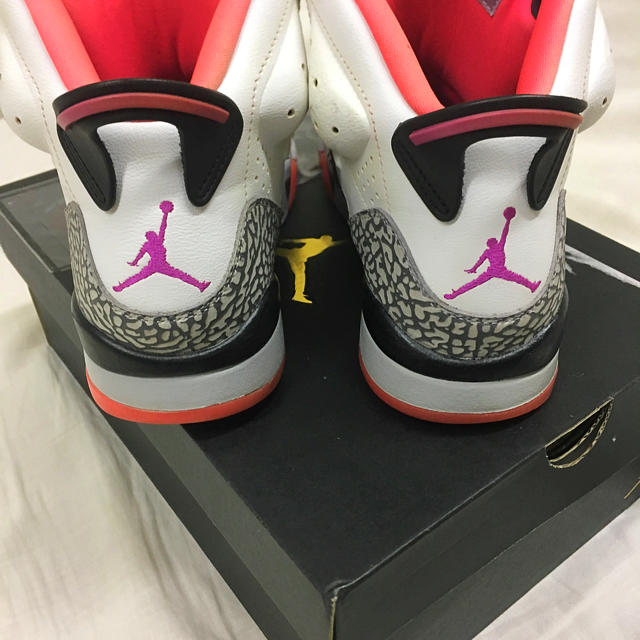 Air JORDAN 今期流行りのオレンジミックス 2