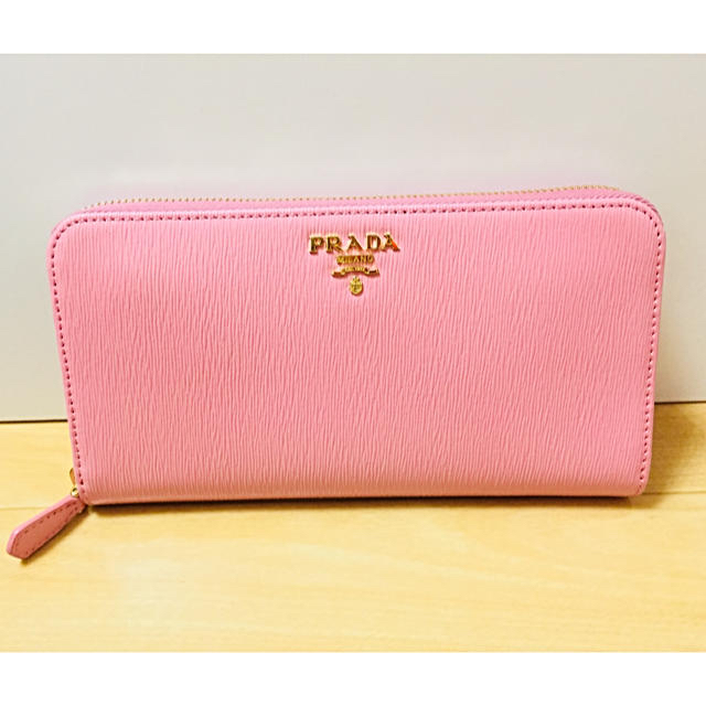 人気商品・通販サイト PRADA 折りたたみの長財布です! hek293.com