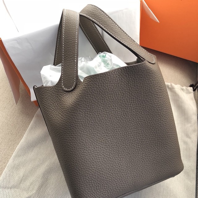 Hermes(エルメス)のあうらに♡様専用ページ ピコタンロック PM サイズ  レディースのバッグ(トートバッグ)の商品写真