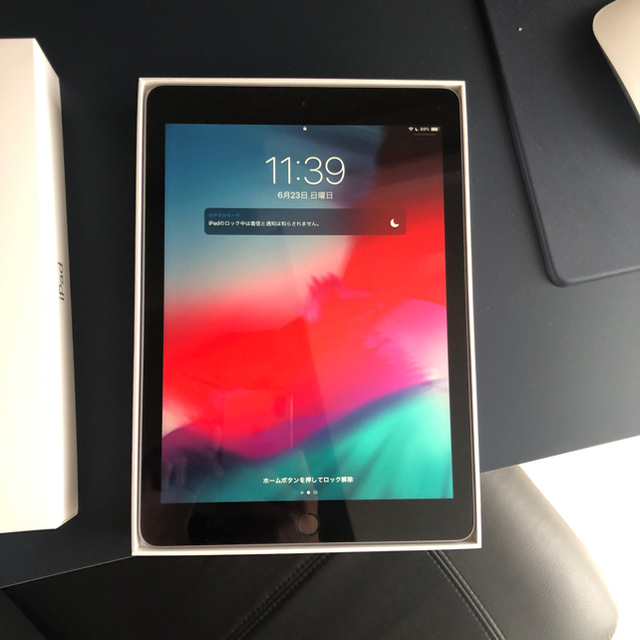 【純正カバー付き】iPad  9.7インチ 第六世代 2018年モデル