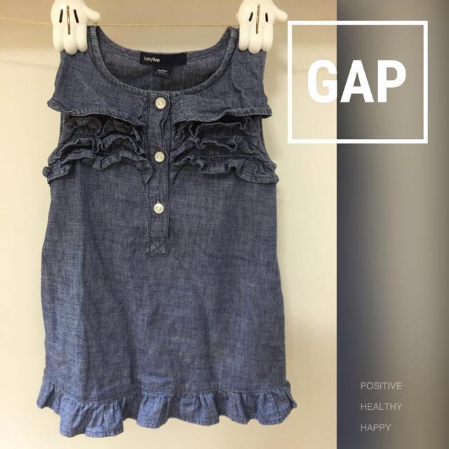 babyGAP(ベビーギャップ)のGAPデニムフリルノースリワンピ90 キッズ/ベビー/マタニティのキッズ服女の子用(90cm~)(ワンピース)の商品写真