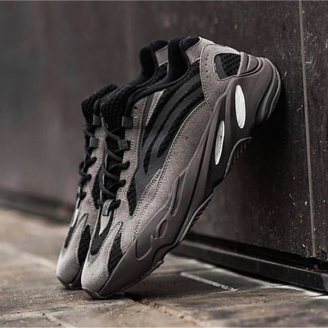 YEEZY BOOST 700 V2 新色 VANTA - www.sorbillomenu.com