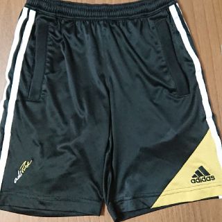 アディダス(adidas)のadidasキッズショートバンツ(パンツ/スパッツ)