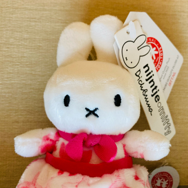 ミッフィー【ぬいぐるみ】限定ピンクドレス中M24cmオランダ限定miffy