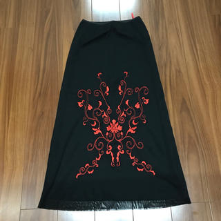 ヴィヴィアンタム(VIVIENNE TAM)のヴィヴィアンタム 刺繍スカート お値引き可(ロングスカート)