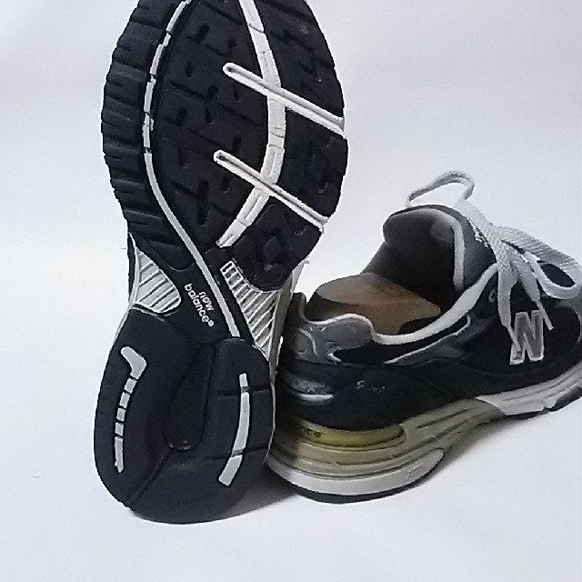 New Balance(ニューバランス)の


希少アメリカ製ビンテージ！ニューバランス993高級スニーカー黒銀


 レディースの靴/シューズ(スニーカー)の商品写真