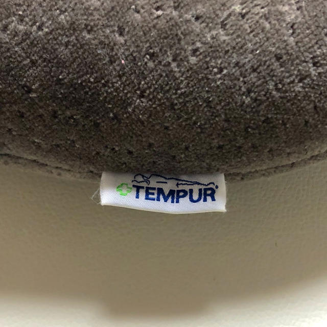 TEMPUR(テンピュール)のTEMPUR ネックピロー インテリア/住まい/日用品の寝具(枕)の商品写真