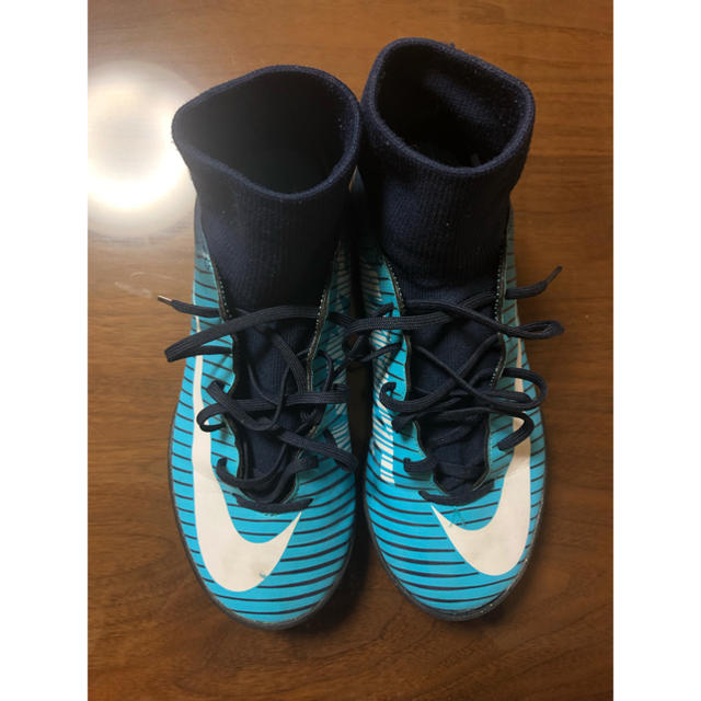 Nike サッカー トレーニングシューズ ジュニア キッズ ナイキ ハイカット 23 5の通販 By Yusaremiko S Shop ナイキ ならラクマ