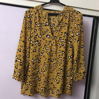 ザラ(ZARA)のZARAバックペプラムレオパード柄ブラウス大きいサイズ(シャツ/ブラウス(長袖/七分))