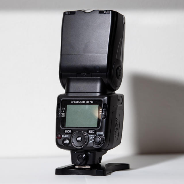 したものな Nikon - Nikon (ニコン) スピードライト SB-700の通販 by