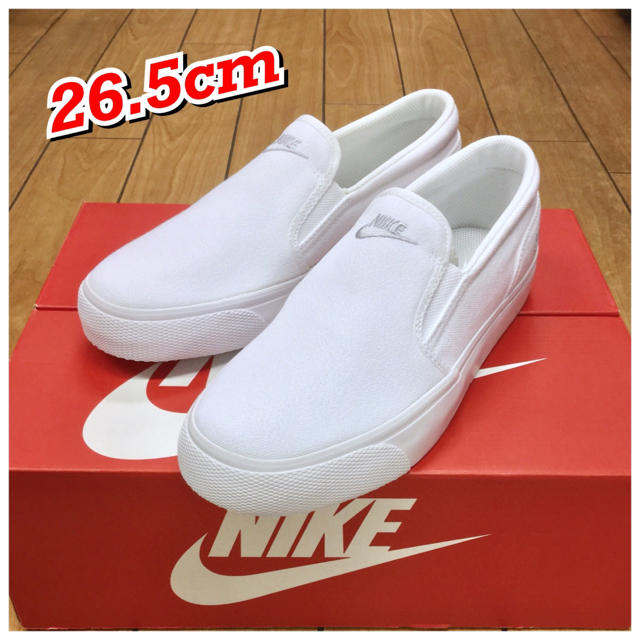 NIKE(ナイキ)の【新品】NIKE W's TOKI SLIP 724770-100 26.5cm メンズの靴/シューズ(スニーカー)の商品写真