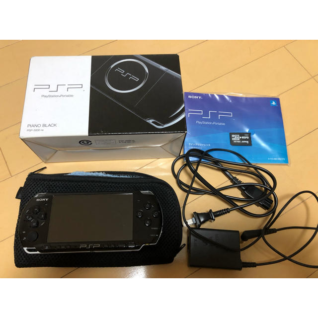 PlayStation Portable(プレイステーションポータブル)のPSP3000 ブラック 完品 エンタメ/ホビーのゲームソフト/ゲーム機本体(携帯用ゲーム機本体)の商品写真