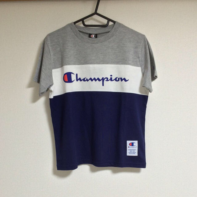 Champion(チャンピオン)のトリコロールTシャツ キッズ/ベビー/マタニティのキッズ服女の子用(90cm~)(Tシャツ/カットソー)の商品写真