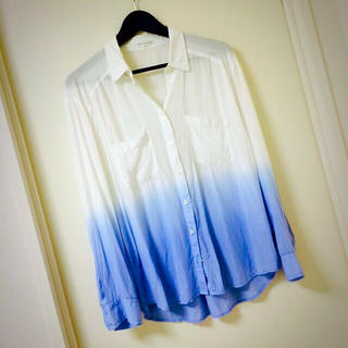 マーキュリーデュオ(MERCURYDUO)のグラデーションシャツ♡ブルー(シャツ/ブラウス(長袖/七分))