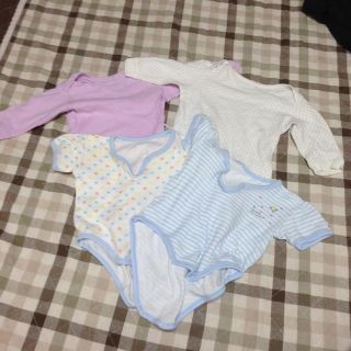 ユニクロ(UNIQLO)のロンパース(ロンパース)