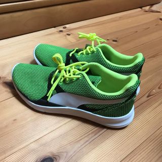 プーマ(PUMA)のスニーカー23.0センチ、NIKE、adidas、アンダーアーマー好きな方(スニーカー)