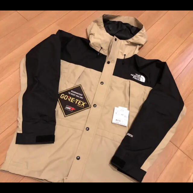 THE NORTH FACE(ザノースフェイス)のノースフェイス 希少カラーツイルベージュ マウンテンライトジャケット L メンズのジャケット/アウター(マウンテンパーカー)の商品写真