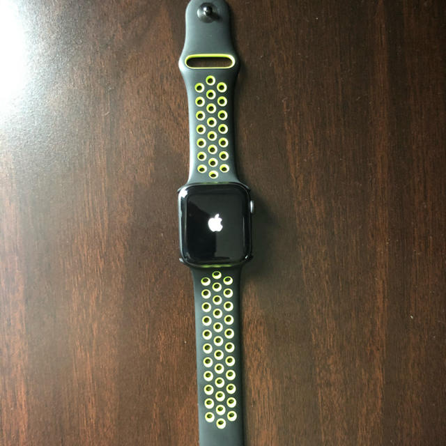 Apple Watch Series 4 40mm GPSモデル スペースグレイ