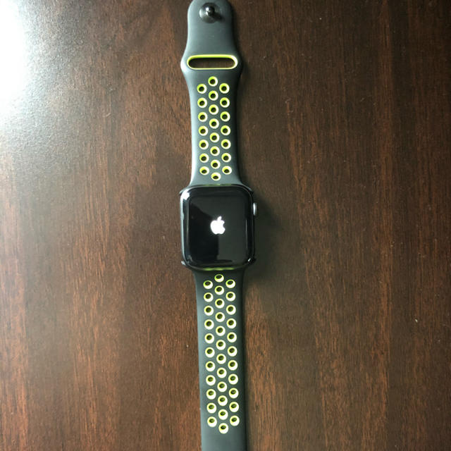 Apple Watch Series 4 40mm GPSモデル スペースグレイ 輝く高品質な