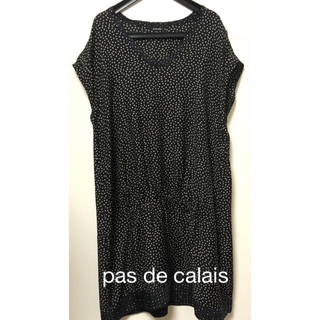 パドカレ(pas de calais)のワンピース（ブラック系）(ひざ丈ワンピース)