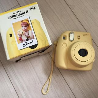 フジフイルム(富士フイルム)のチェキ本体 instax mini8 イエロー☺︎ (フィルムカメラ)