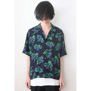 UNUSED - UNUSED Rose Pattern Short-Sleeve Shirtの通販 by Yant@'s ...