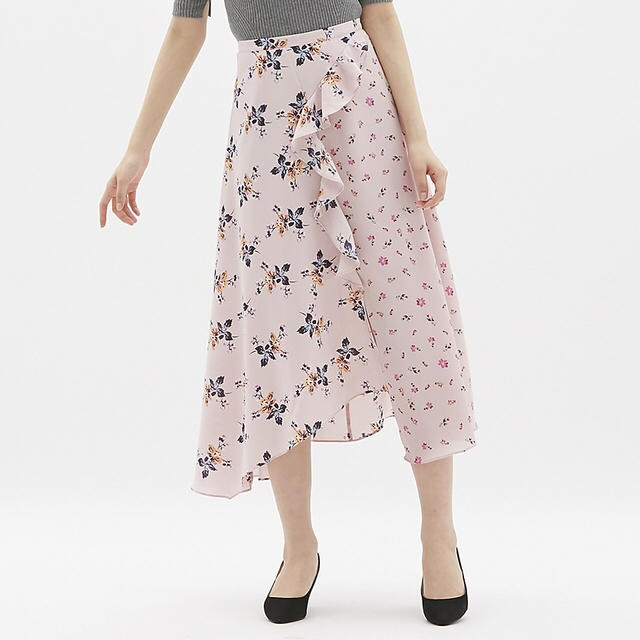 GU(ジーユー)のGU ジーユー フリルアシメヘムマキシスカート（フラワー）CR レディースのスカート(ロングスカート)の商品写真