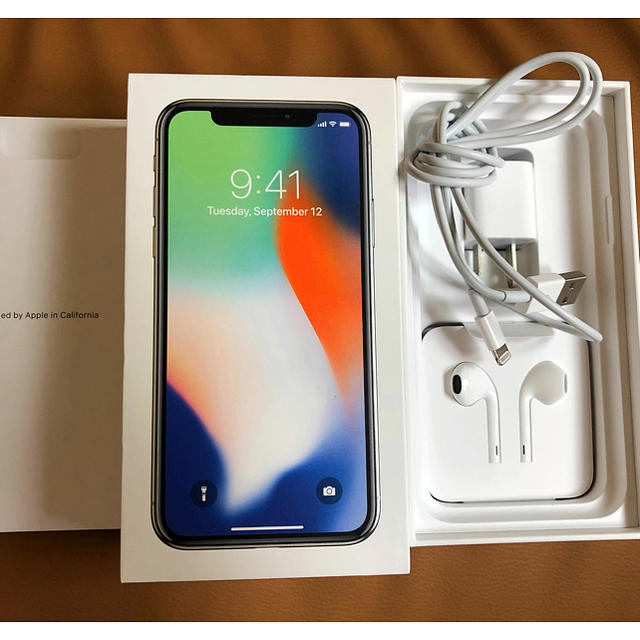 iPhone(アイフォーン)のiphone x 64gb スマホ/家電/カメラのスマートフォン/携帯電話(スマートフォン本体)の商品写真