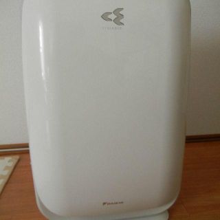 ダイキン(DAIKIN)のダイキン 加湿空気清浄器 TCK55M-W 未使用フィルターおまけ付き(空気清浄器)