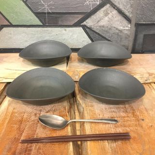 新品 陶器 陶芸作家 人気の歪み鉢4個L(食器)