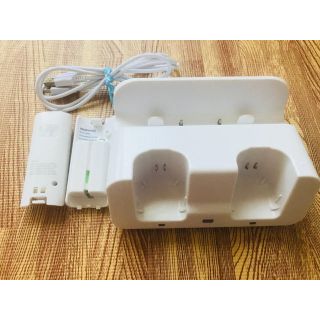 ウィー(Wii)のWiiリモコン充電器 (その他)