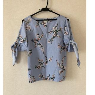 エイチアンドエム(H&M)のトップス ブラウス h&m(シャツ/ブラウス(半袖/袖なし))