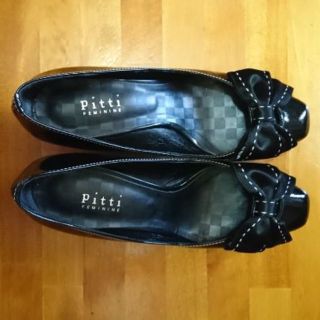 ピッティ(Pitti)の【pitti】ピッティ リボン付き黒パンプス【23.0㎝】裏底は少し汚れあり (ハイヒール/パンプス)