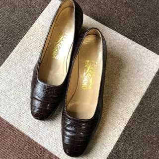 フェラガモ(Ferragamo)のフェラガモ 靴 FERRAGAMO 茶色(ハイヒール/パンプス)