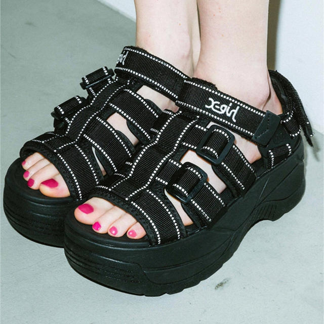 X-girl(エックスガール)のX-GIRL X SHAKA NEO RALLY CHUNKY レディースの靴/シューズ(サンダル)の商品写真