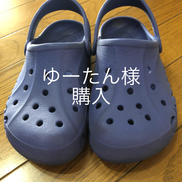 crocs(クロックス)のクロックス キッズ/ベビー/マタニティのキッズ靴/シューズ(15cm~)(サンダル)の商品写真