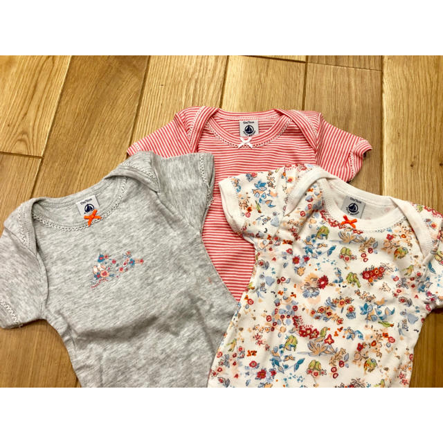 PETIT BATEAU(プチバトー)のプチバトー ボディ ロンパース 肌着 12m 70 75 3枚セット 女の子 キッズ/ベビー/マタニティのベビー服(~85cm)(肌着/下着)の商品写真