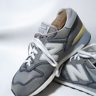 ニューバランス(New Balance)の
希少イングランド製ビンテージ！ニューバランス1300高級スニーカー灰白！


(スニーカー)