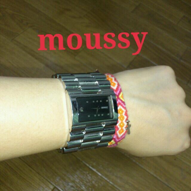 moussy(マウジー)のmoussy腕時計ｼﾙﾊﾞｰ レディースのファッション小物(腕時計)の商品写真