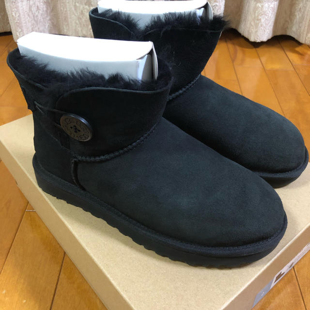 UGG ムートンブーツ ミニベイリーボタンⅡ