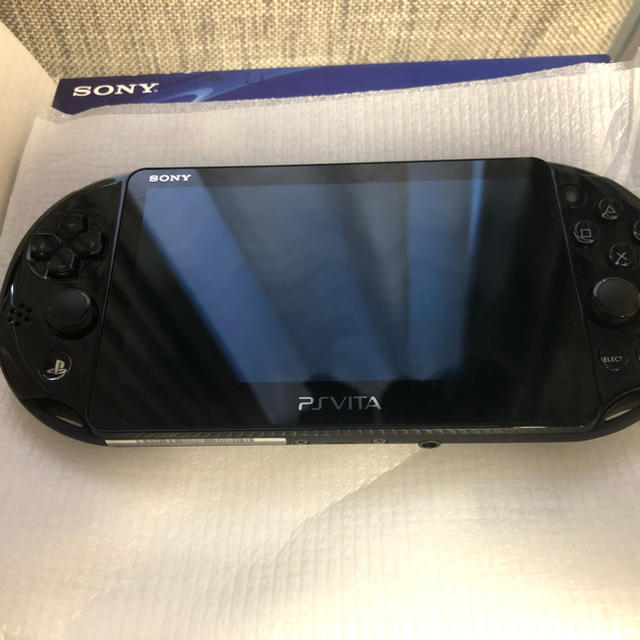 PlayStation(プレイステーション)のPSVITA 黒 新品未使用 エンタメ/ホビーのゲームソフト/ゲーム機本体(携帯用ゲーム機本体)の商品写真