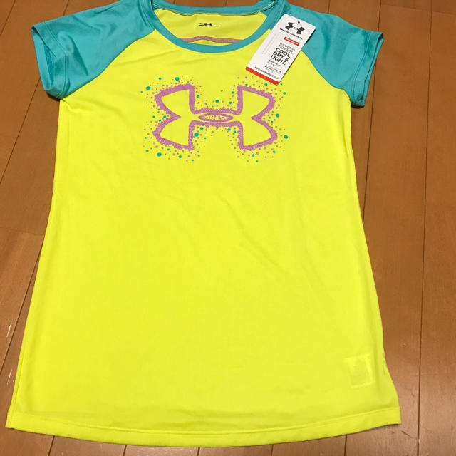 UNDER ARMOUR(アンダーアーマー)のUA アンダーアーマー kids Tシャツ YMD キッズ/ベビー/マタニティのキッズ服女の子用(90cm~)(Tシャツ/カットソー)の商品写真