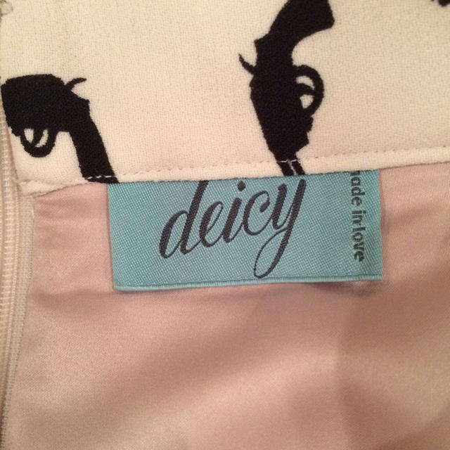 deicy(デイシー)のデイシー♡ピストル柄スカート レディースのスカート(ミニスカート)の商品写真